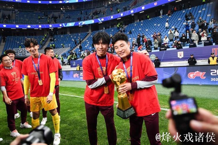 20岁中超冠军王牌自荐进国足，邵佳一听到了吗？球迷却态度冷淡